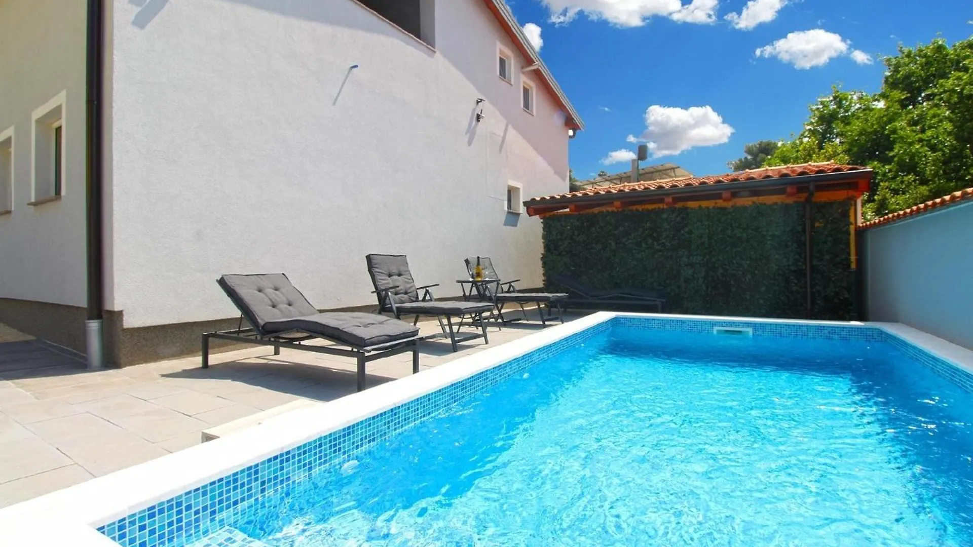 Ferienhaus Mit Privatpool Fuer 10 Personen Ca 100 Qm In Peroj, Istrien Istrische Riviera
